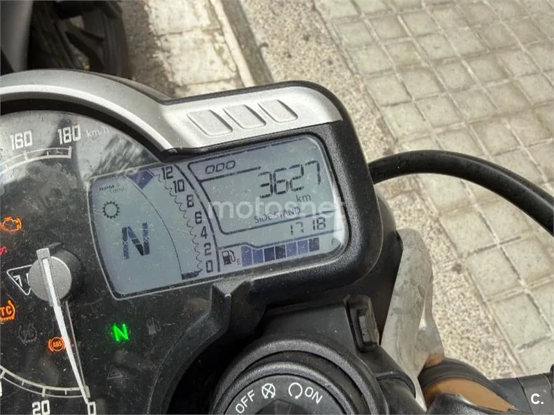 Triumph Speed 400 – Vista 5