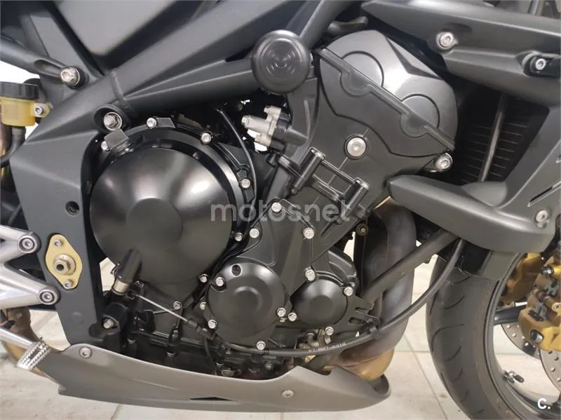 Triumph Street Triple R – Vista 12