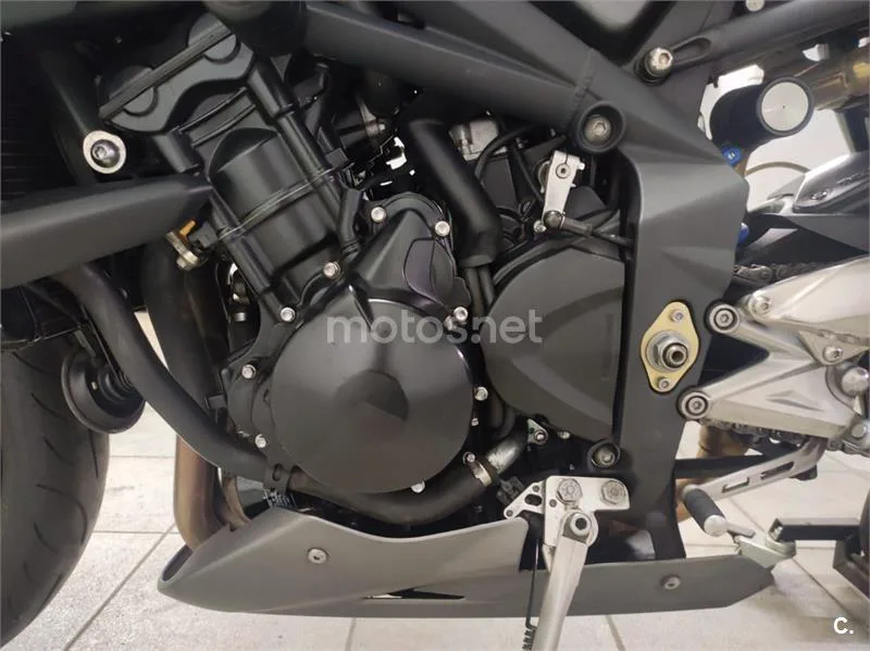 Triumph Street Triple R – Vista 13
