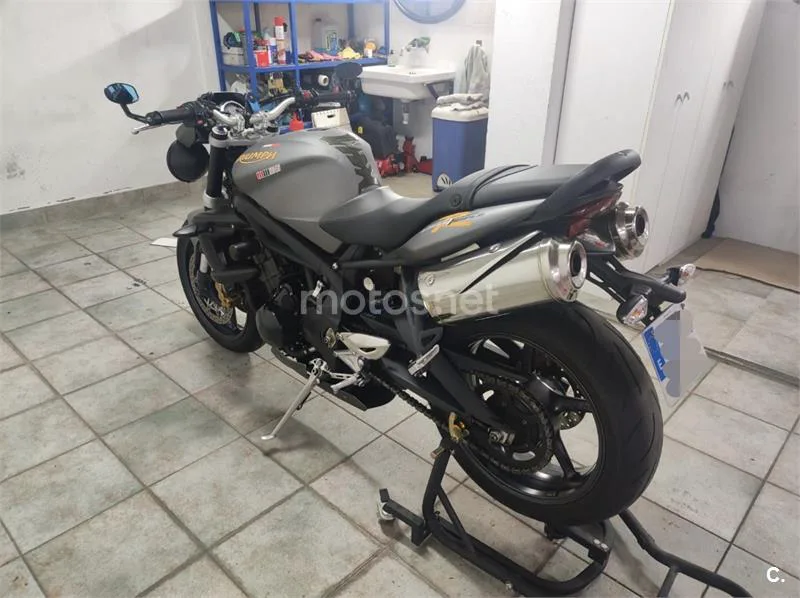 Triumph Street Triple R – Vista 14