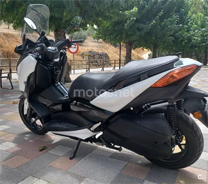 Yamaha XMAX 300 – Vista 5