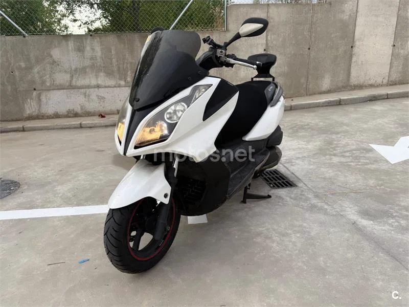 Kymco Super Dink 300 – Vista 11