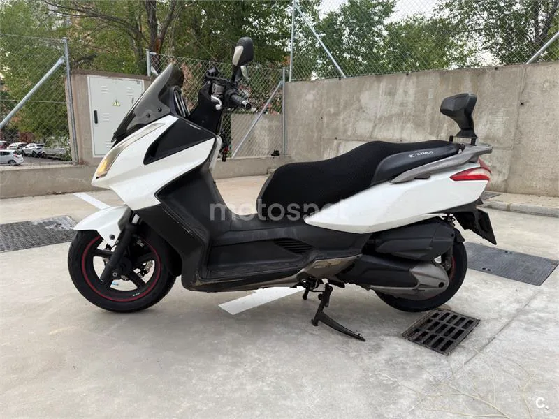 Kymco Super Dink 300 – Vista 12