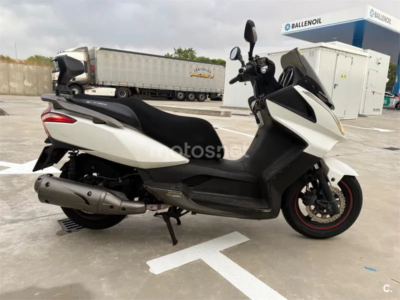 Kymco Super Dink 300 – Vista 13