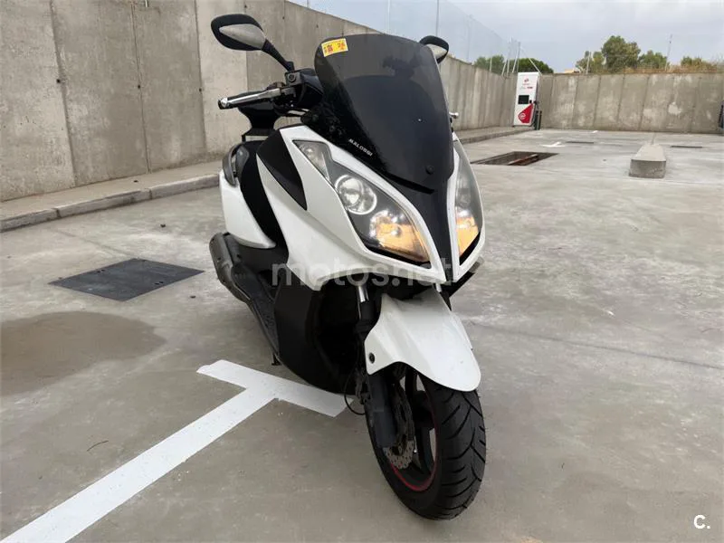 Kymco Super Dink 300 – Vista 14