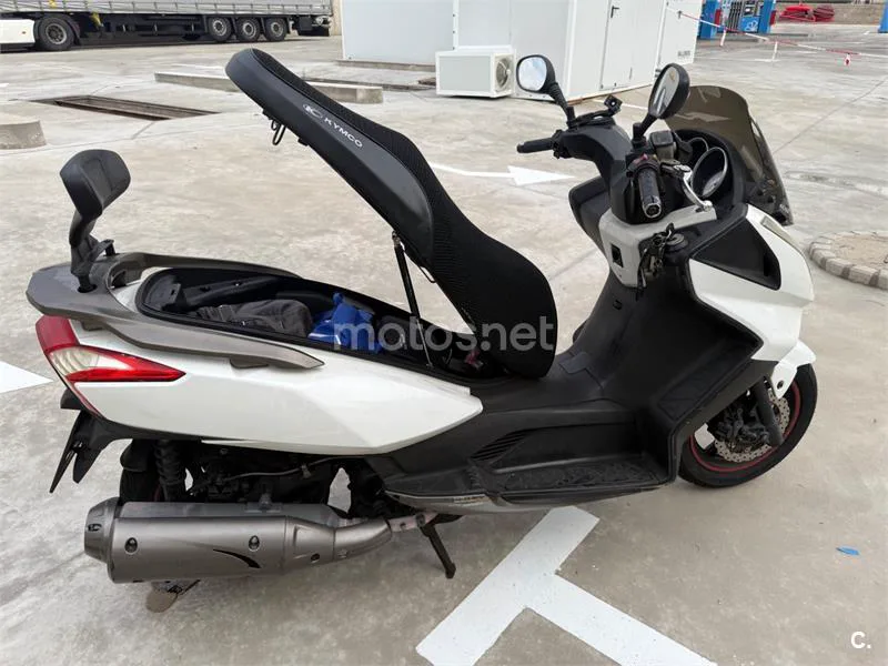 Kymco Super Dink 300 – Vista 5