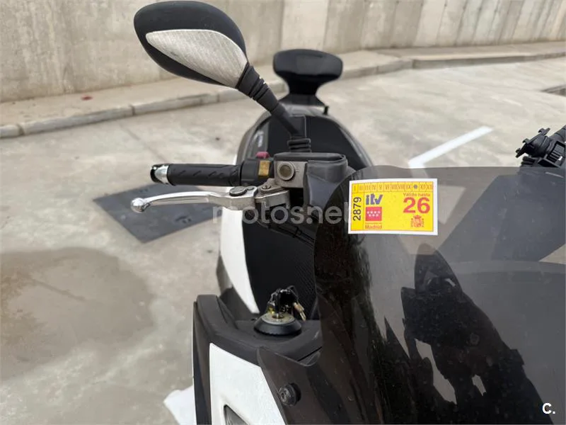 Kymco Super Dink 300 – Vista 9