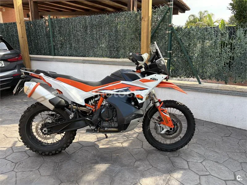 KTM 890 – Vista 2