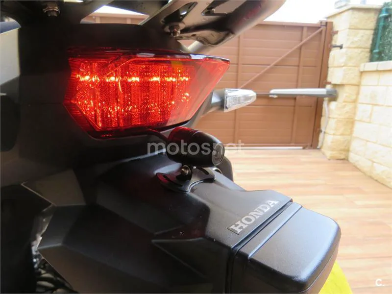 Honda CRF 1000L Africa Twin – Vista 13