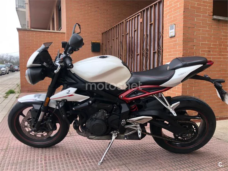 Triumph Street Triple – Vista 2