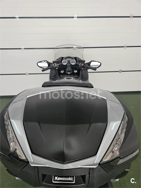 Kawasaki 1400GTR – Vista 4