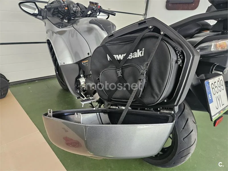 Kawasaki 1400GTR – Vista 8