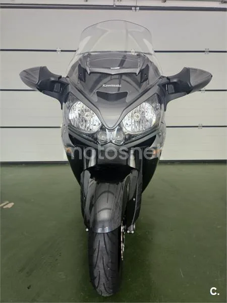 Kawasaki 1400GTR – Vista 9