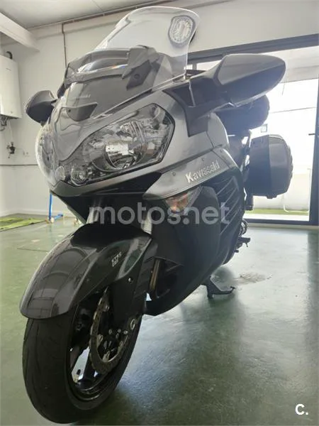 Kawasaki 1400GTR – Vista 10