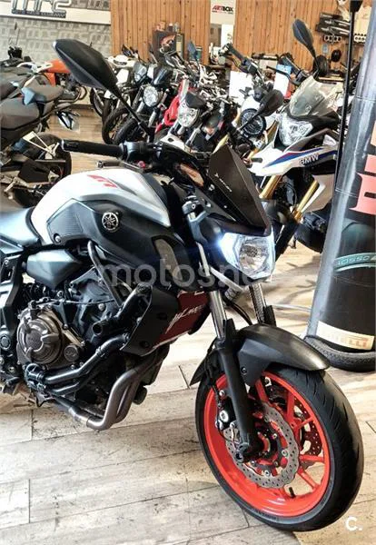 Yamaha MT-07 – Vista 4