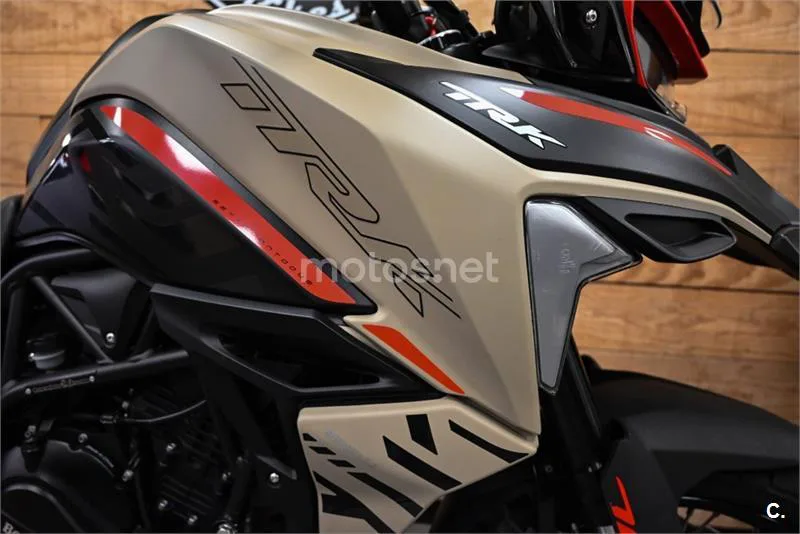 Benelli TRK 702 X – Vista 14