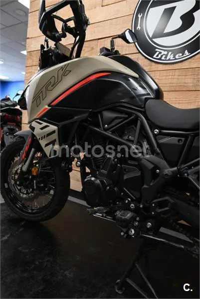 Benelli TRK 702 X – Vista 25
