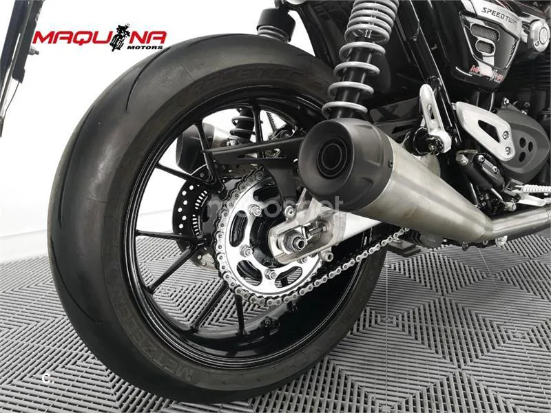 Triumph Speed Twin 1200 – Vista 12