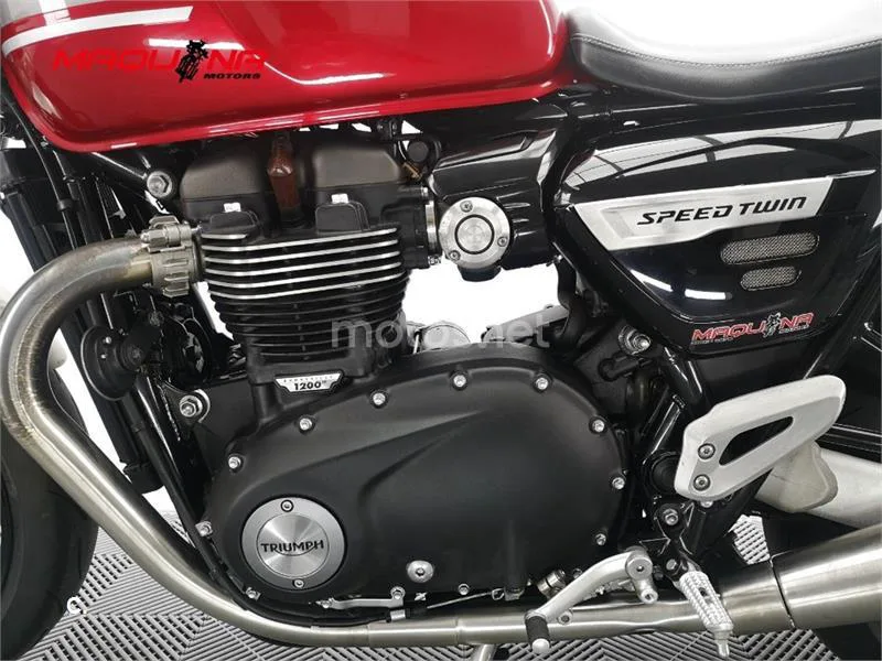 Triumph Speed Twin 1200 – Vista 19