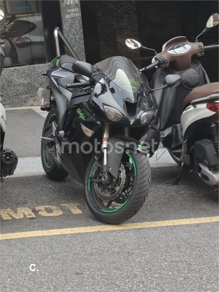 Kawasaki Ninja ZX-6R – Vista 2