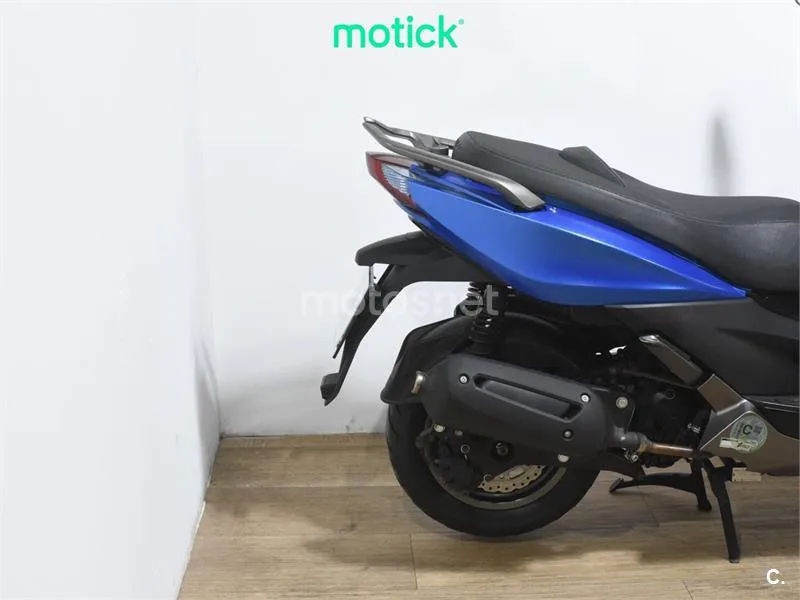 Kymco K-XCT 125i – Vista 3