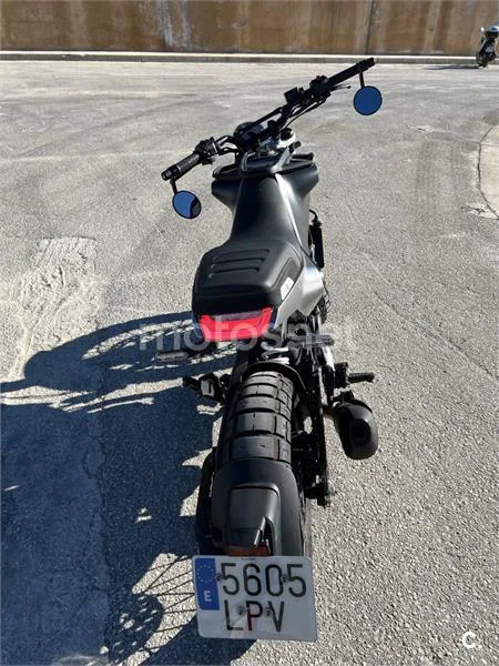 Husqvarna Svartpilen 125 – Vista 4