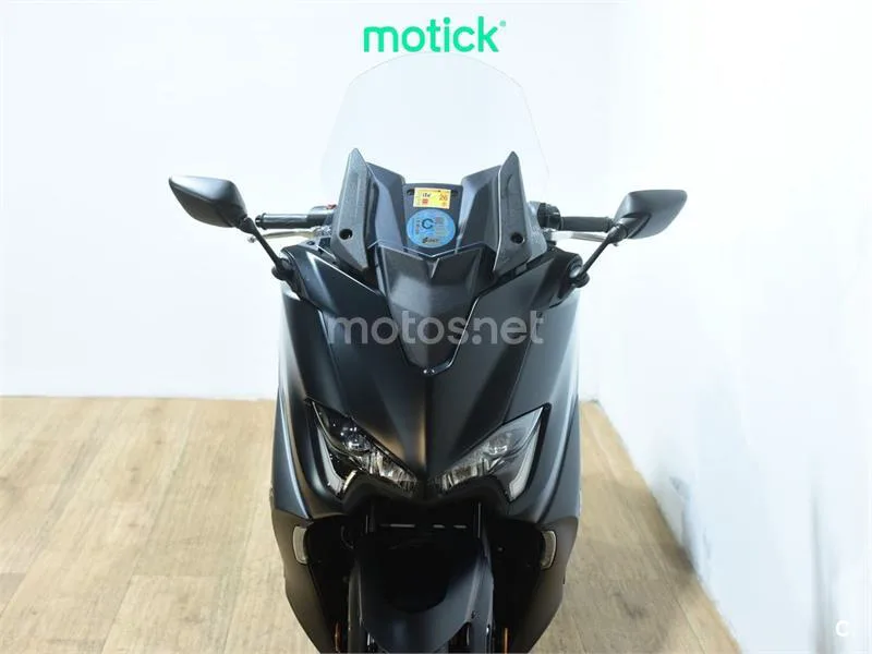 Yamaha TMAX 560 – Vista 11