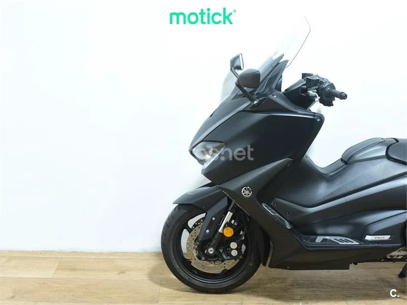 Yamaha TMAX 560 – Vista 8
