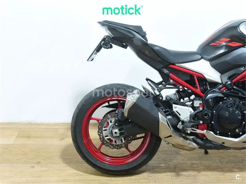 Kawasaki Z900 – Vista 3