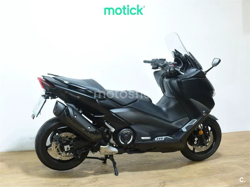 Yamaha TMAX 560 – Vista 10