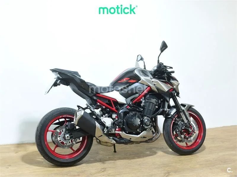 Kawasaki Z900 – Vista 10
