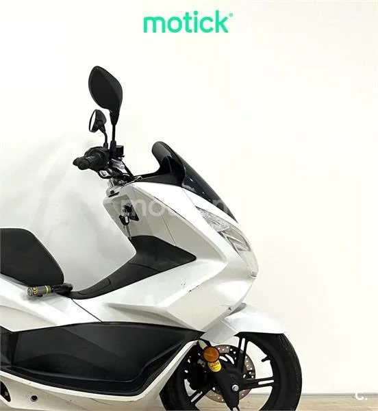 Honda PCX 125 – Vista 4