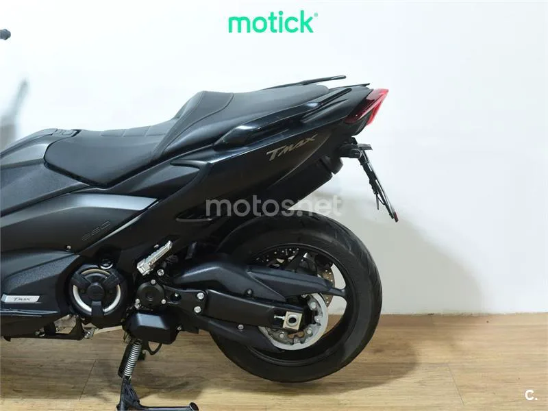 Yamaha TMAX 560 – Vista 9