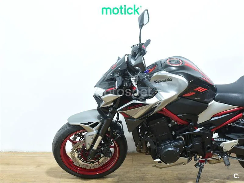 Kawasaki Z900 – Vista 8