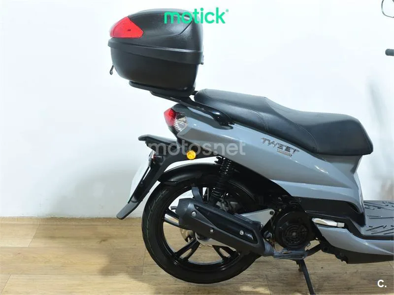 Peugeot Tweet 125 – Vista 3