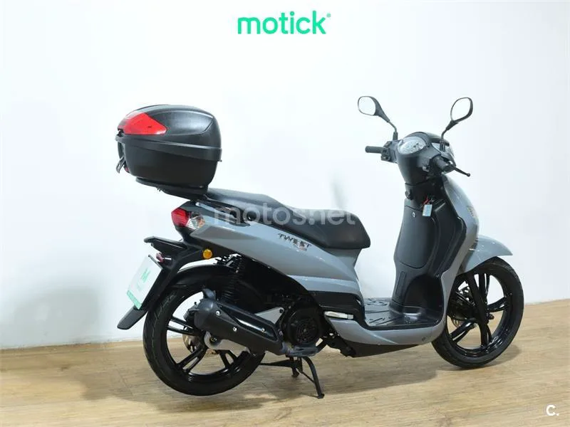 Peugeot Tweet 125 – Vista 10