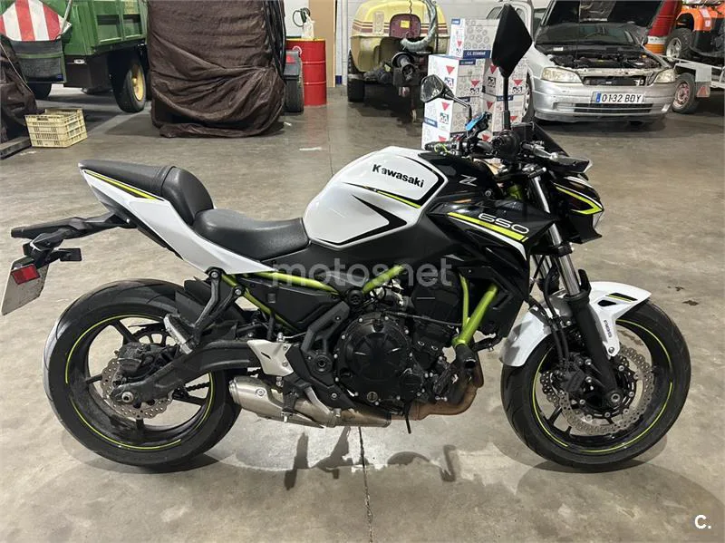 Kawasaki Z650 – Vista 2