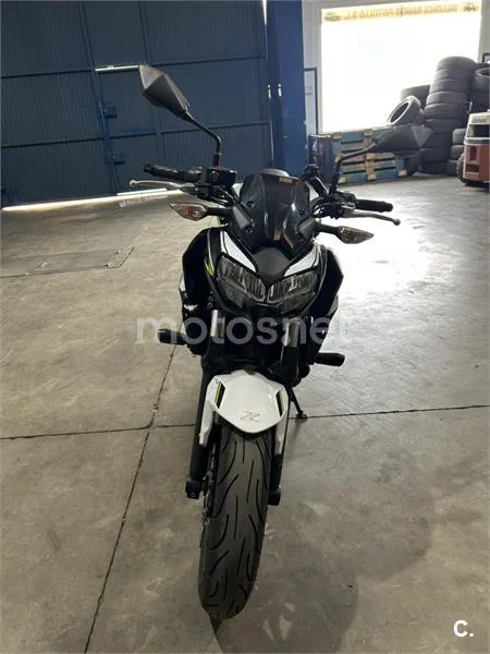 Kawasaki Z650 – Vista 3