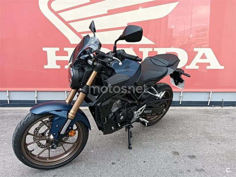 Honda CB 125 R – Vista 5