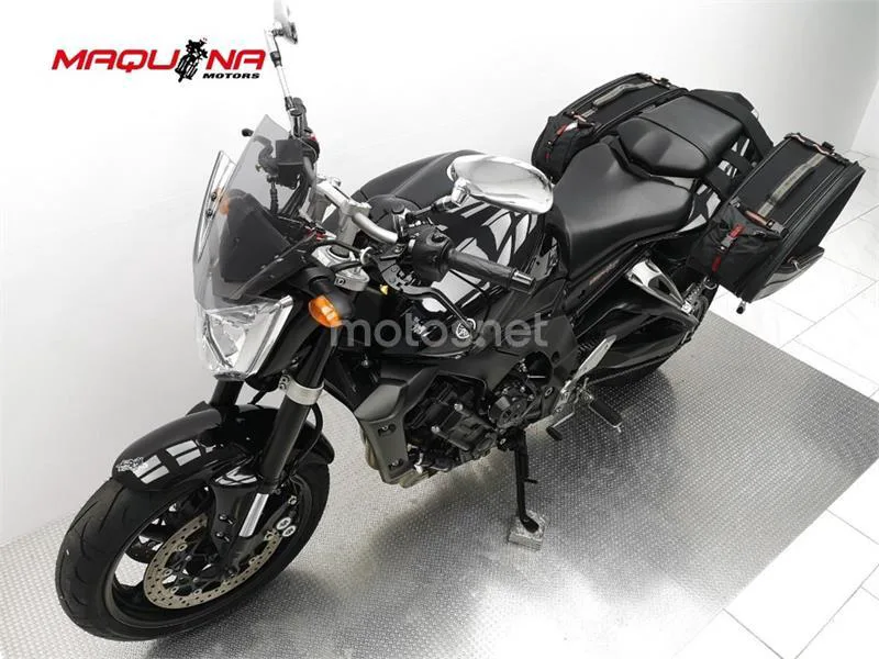 Yamaha FZ1 – Vista 17