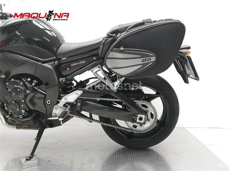 Yamaha FZ1 – Vista 19