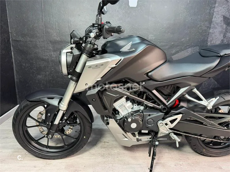 Honda CB 125 R – Vista 11