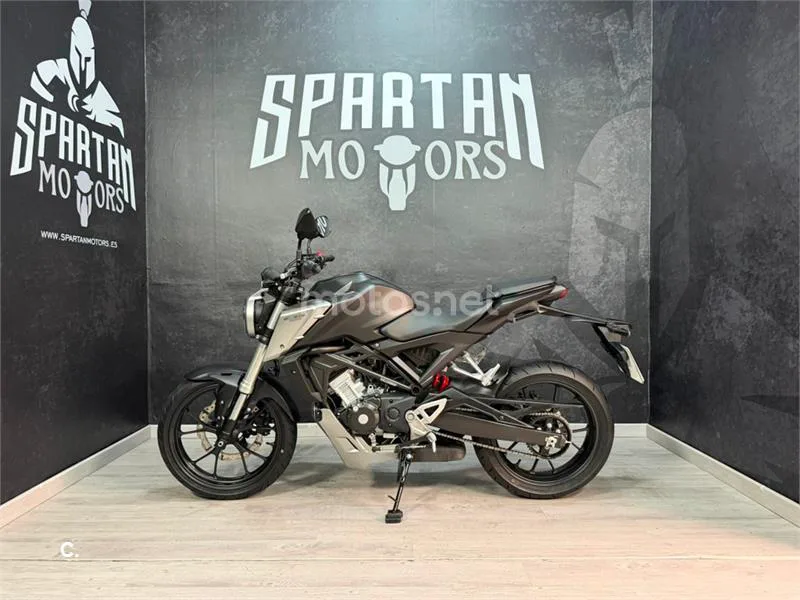 Honda CB 125 R – Vista 4