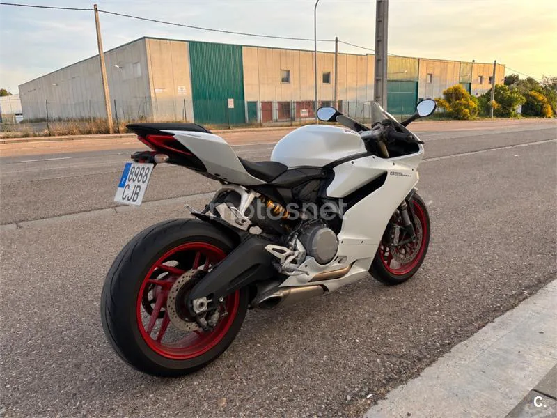 Ducati 899 Panigale – Vista 4
