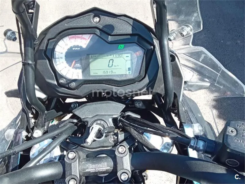 Benelli TRK 502 – Vista 7