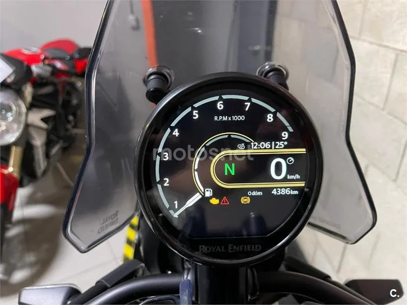 Royal Enfield Himalayan 450 – Vista 8