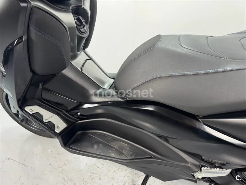Yamaha XMAX 300 – Vista 20