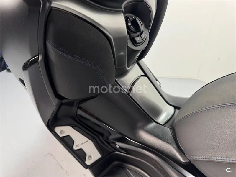 Yamaha XMAX 300 – Vista 21