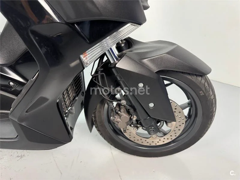 Yamaha XMAX 300 – Vista 5