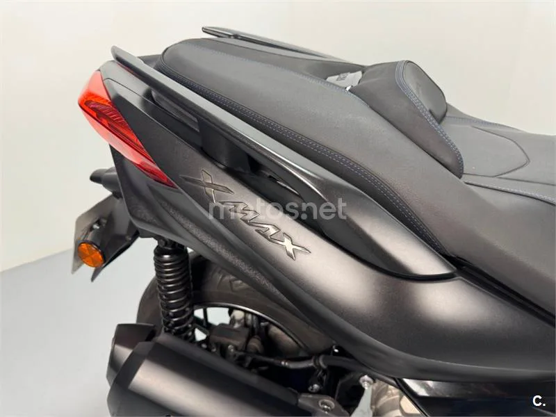 Yamaha XMAX 300 – Vista 8
